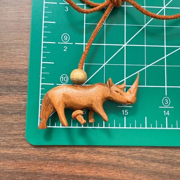 Hand-Carved Wooden Safari Animal Necklace With Leather Cord and Beads 21" Long - Picture 14 of 16